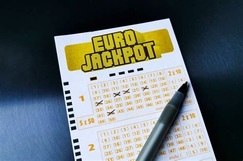 ilustračné foto s lístkami do lotérie Eurojackpot
