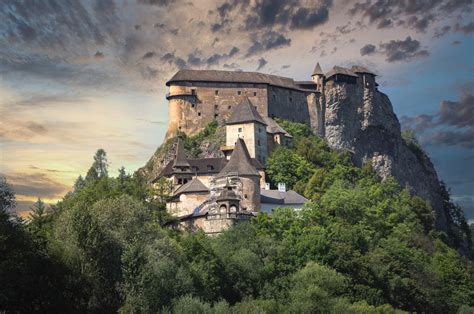 Oravský hrad vianočne vyzdobený