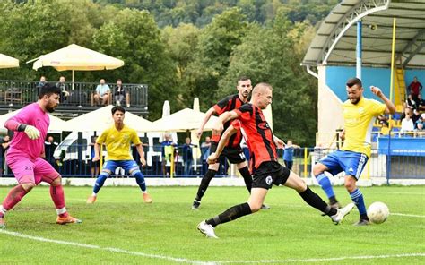 archívna fotografia futbalového zápasu v Detve