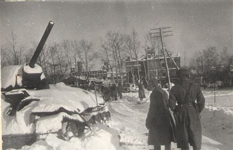 koláž historických fotografií Vianoc v Michalovciach s rôznou snehovou pokrývkou a teplotnými extrémami