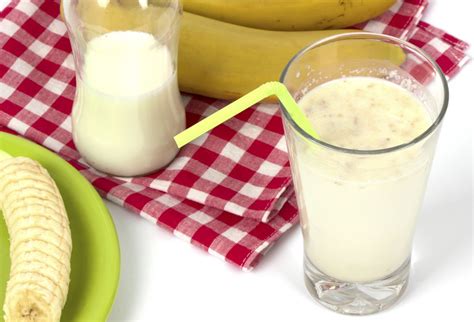 Ingrediencie na čokoládový banánový koktail