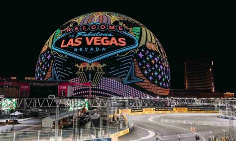 Ilustrácia procesu vybavovania svadobnej licencie v Las Vegas.