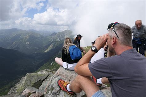 Ilustračné foto páru na zoznamovacej akcii