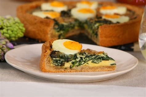 Tanier so špenátovým prívarokom a vajíčkom