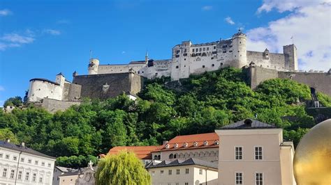 Baroková architektúra Salzburgu a výhľad z pevnosti Hohensalzburg