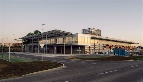 archívna fotografia zábavno-obchodného centra ZOC MAX Skalica