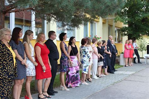 fotografia riaditeľa školy pri slávnostnom prejave počas jubilea