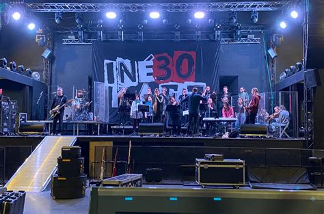 Ilustračná fotografia kapely INEKAFE na pódiu