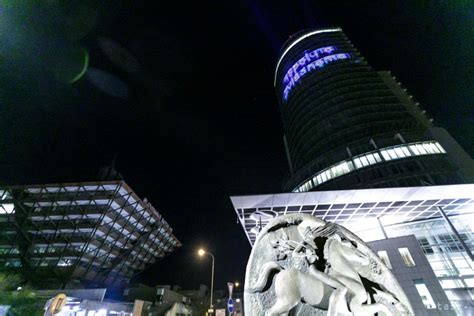 Svetelná projekcia na budove nemeckého veľvyslanectva v Bratislave