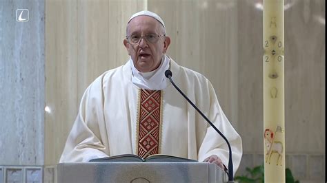 Ilustračná fotografia pápeža Františka počas omše svätenia olejov v Bazilike sv. Petra.