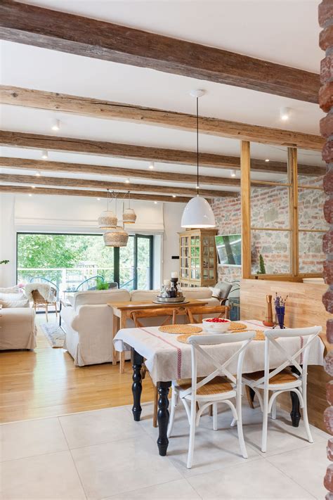 Interiér sály KOŇAREŇ vo vintage štýle