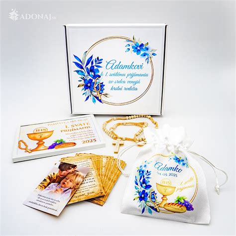 Ukážka rôznych darčekových tašiek s motívom kalicha a hostie pre prvé sväté prijímanie