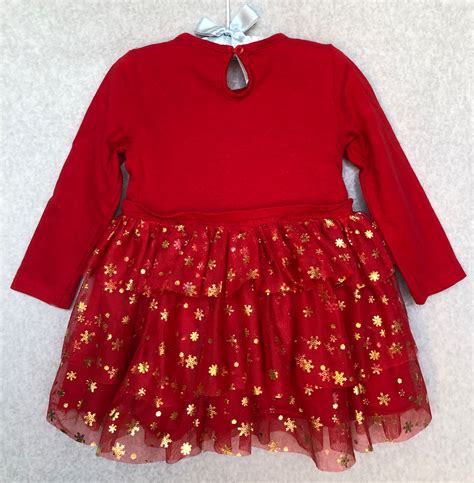 Rôzne druhy dievčenských šiat - slávnostné, flitrované, tylové, s potlačou.