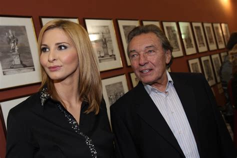 Ivana Gottová s dcérami a Karlom Gottom