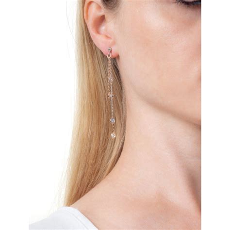 Nákres alebo foto rôznych svadobných hrebeňov (kvetinové, kryštálové, rose gold, strieborné, s retiazkami)