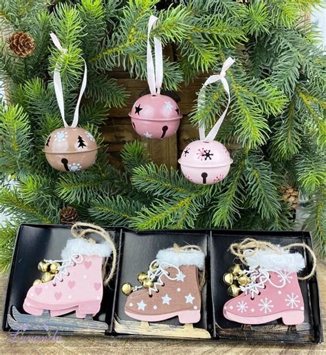 detské vianočné ozdoby v pastelových farbách