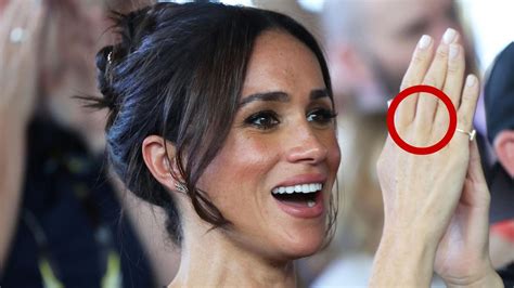 Detail zásnubného prsteňa Meghan Markle