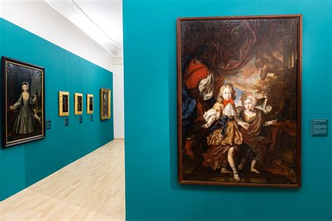 portrét Jamieho Dornana, zachytávajúci jeho charizmatický vzhľad