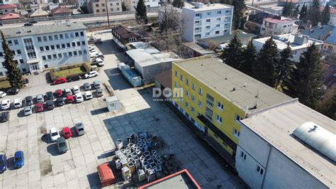 Zmodernizovaná budova školského internátu v centre mesta