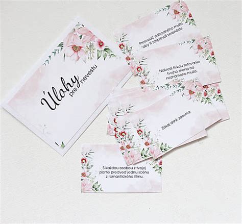 Ilustračná fotografia rôznych druhov personalizovaných kartičiek s venovaniami a fotografiami.