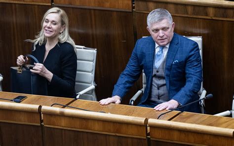 Schéma rozostavenia novomanželov pri hre „Topánky“
