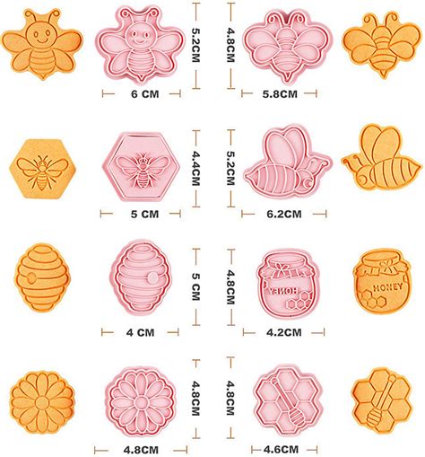 Ilustrácia rôznych typov formičiek na pečenie s veľkonočnými motívmi.