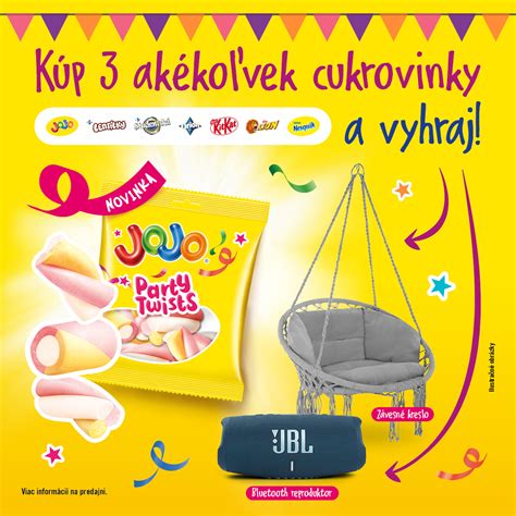 Ukážka detského stola s rôznymi sladkosťami a slaným občerstvením.