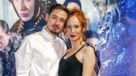 Tematické foto slovenskej herečky Táne Pauhofovej a jej manžela Jonatána Pastirčáka