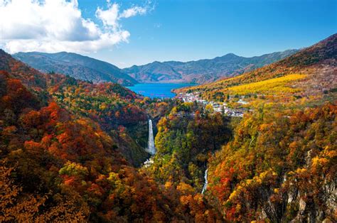 Pestrofarebná jesenná príroda