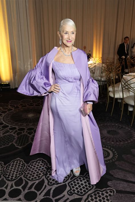 Inšpiratívna paleta odtieňov fialovej od levanduľovej až po sýtu slivkovú v kombinácii s doplnkovými farbami