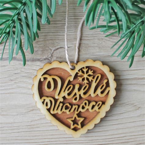 Veľký drevený výrez „Veselé Vianoce s hviezdičkami“