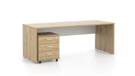 kancelársky stôl s luxusnými doplnkami a modernou dekoráciou