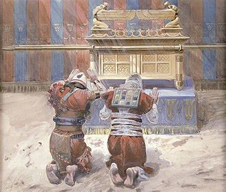Ilustrácia: Mojžiš s doskami Zákona a archa zmluvy v stánku stretnutia, symbolizujúca Boží príbytok.