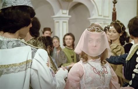 scéna z rozprávky Tri oriešky pre Popolušku