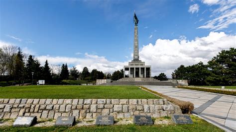 Zábery z vojenského archívu - oslobodzovacie boje pri Trnave
