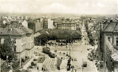 Stará fotografia ulice alebo námestia v Hriňovej z prelomu 19. a 20. storočia