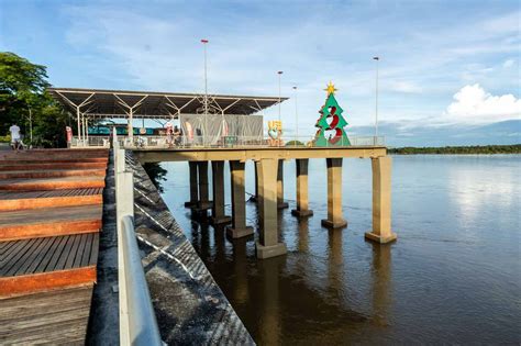 Infografika vysvetľujúca symboliku dvojhlavého orla