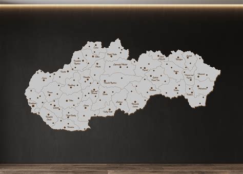 Mapa Slovenska s vyznačenými kúpeľnými mestami, kde je možné využiť dotovaný pobyt pre seniorov.