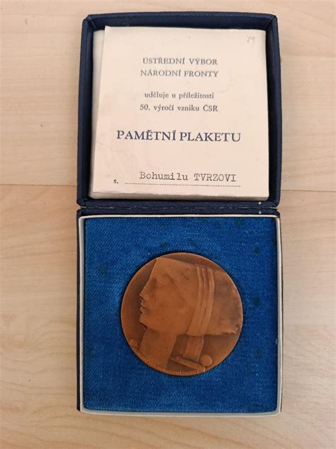 Fotografia retro plakety k 50. výročiu vzniku ČSR 1918-1968