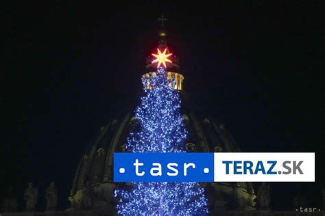 Ilustračná fotografia vianočného stromčeka na Námestí sv. Petra vo Vatikáne