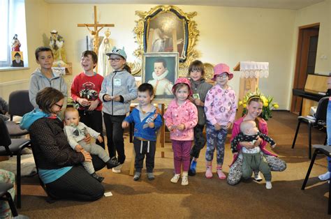 Tematické foto: rodina v modlitbe