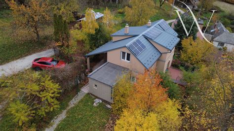 Priestranná chata v prírode s bazénmi, vhodná pre veľké skupiny