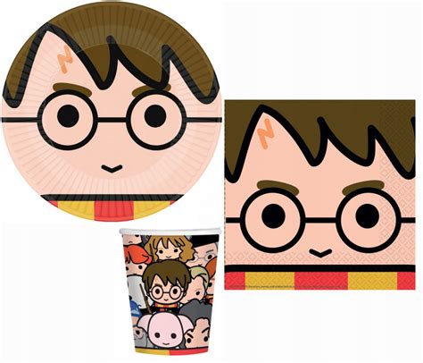 fotografia párty výzdoby s motívom Harryho Pottera, vrátane tanierov, pohárov a balónov