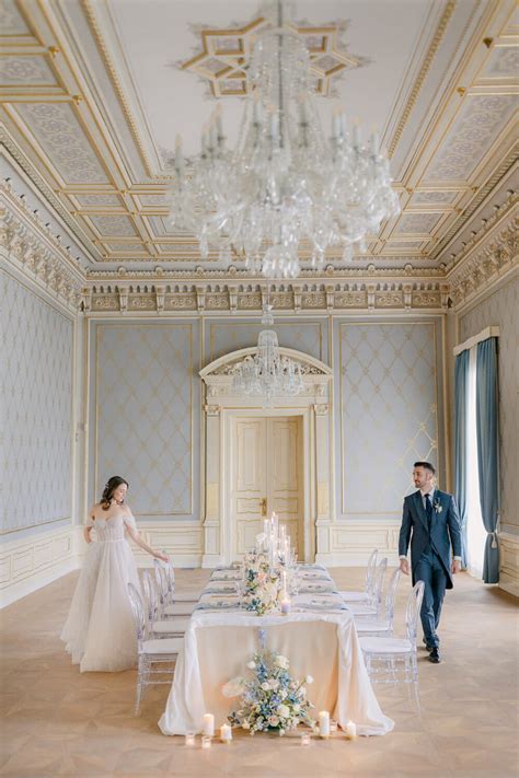 Ilustračná fotografia romantického svadobného obradu v kaštieli