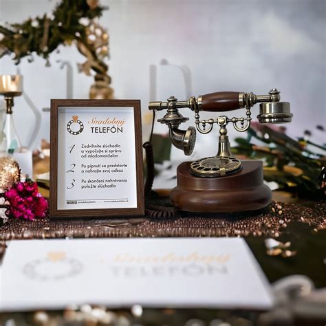 Retro telefón slúžiaci ako zvuková kniha hostí na svadbe