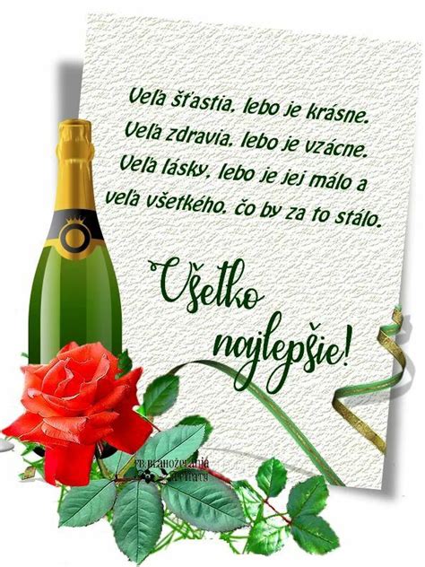 muž oslavujúci narodeniny s priateľmi, smiech a dobrá nálada