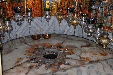 Betlehemská jaskyňa ako miesto narodenia Ježiša Krista - umelecké stvárnenie