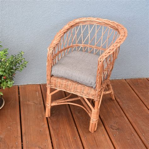 ratanové-stoličky-pre-boho-svadbu