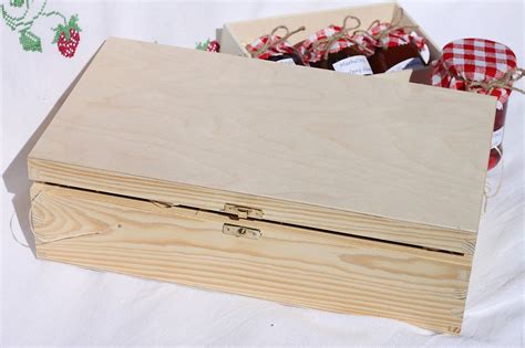 ukážka decoupage techniky na drevenej krabičke