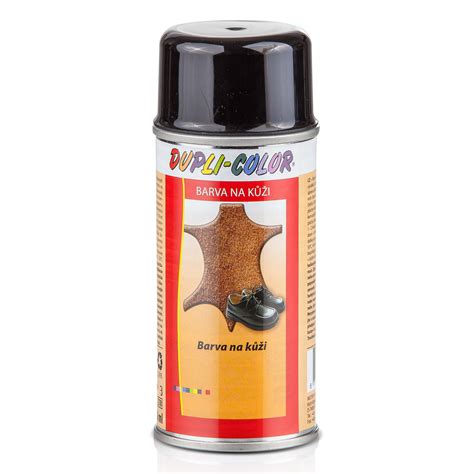 Ilustrácia aplikácie umelej krvi v spreji na rôzne efekty